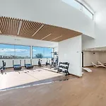 Carvajal Design - Walk To And Train Lejlighed