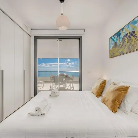 Carvajal Design - Walk To And Train * Fuengirola