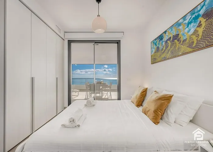 Carvajal Design - Walk To And Train * Fuengirola