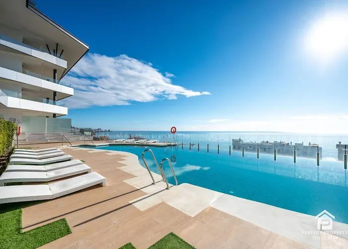 Apartment Carvajal Design - Walk To And Train