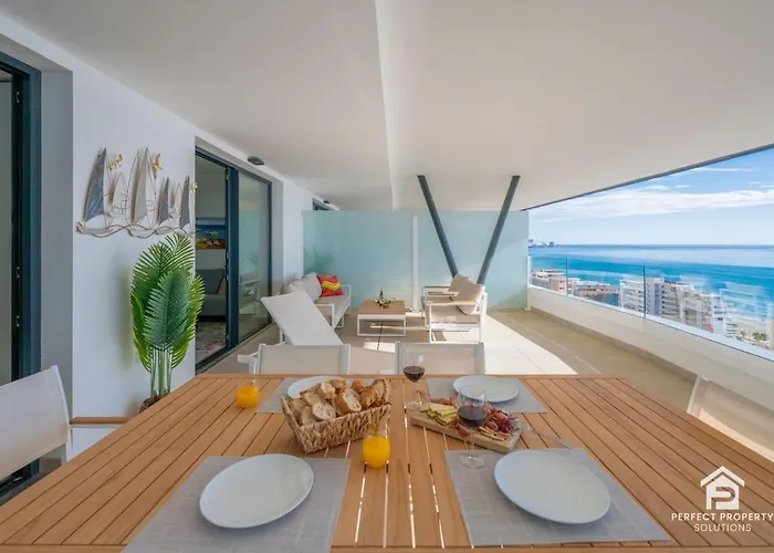 Apartment Carvajal Design - Walk To And Train *