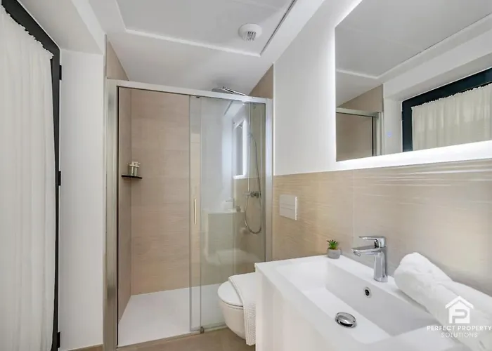 Carvajal Design - Walk To And Train * Fuengirola